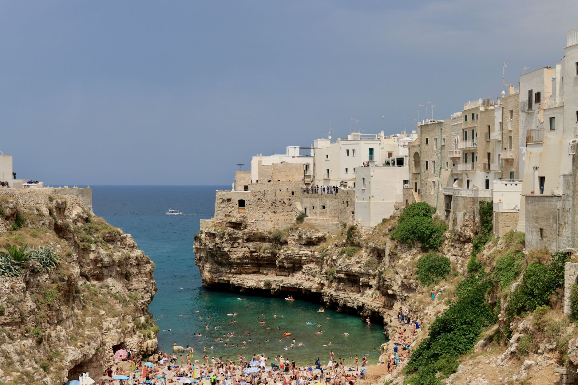 Grottes de Polignano a Mare : réussir l’excursion bateau